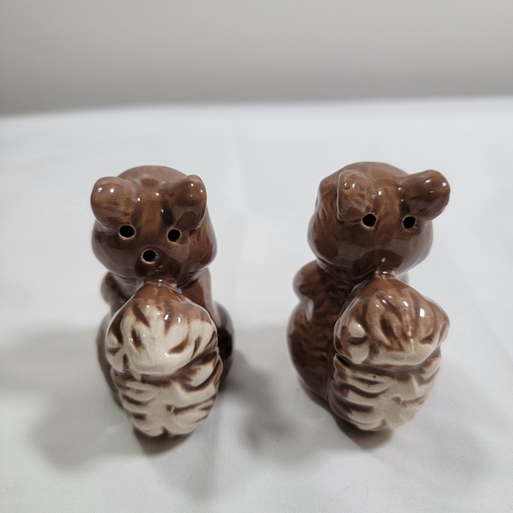 Squirrel Salt and Pepper Shakers, Ceramic 2.5", Collectible Animal Shaker - Picture 4 of 10